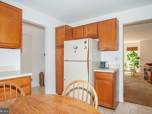 5th image of 7517 Blanford Ct