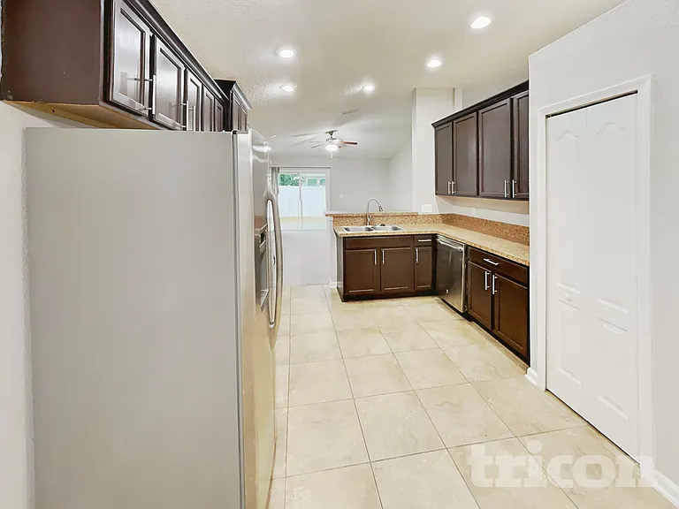 16184 Kayla Cove Ct — Photo 7