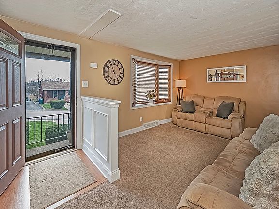 4th image of 2728 Cedric Ave