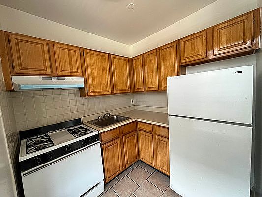 5th image of 451 W 166th St #3D