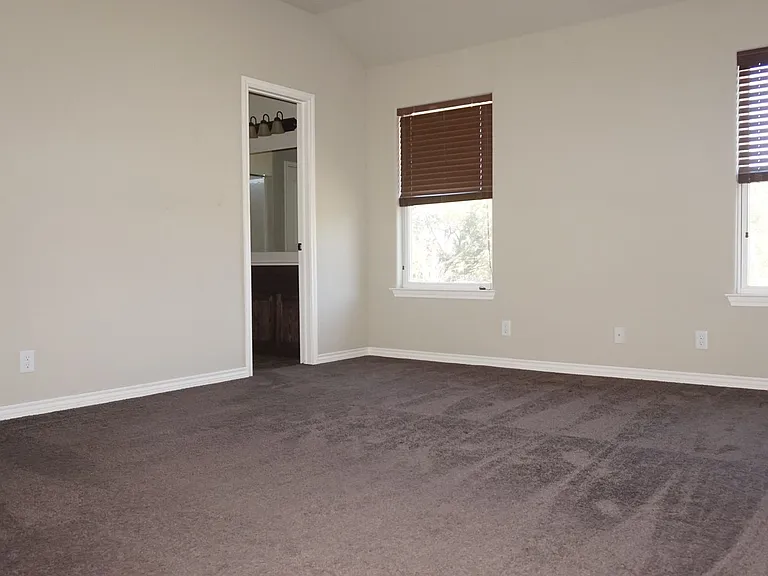6500 Castle Gap Dr — Photo 8
