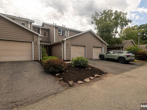 2nd image of 107 Rock Ledge Ter #1
