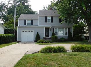 1404 Brainard Rd, Lyndhurst, OH 44124
