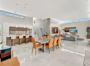 907 Diplomat Pkwy, Hallandale, FL 33009