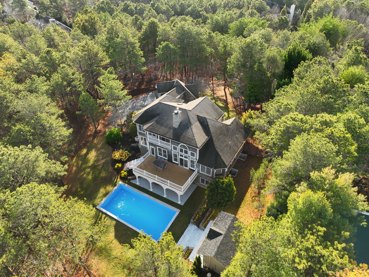  Spacious backyard with heated pool