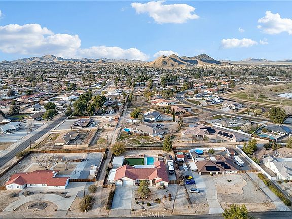 5th image of 19544 Oneida Rd