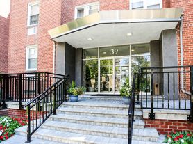 39 Glenbrook Rd