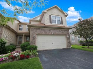 860 Countryfield Ln, Elgin, IL 60120