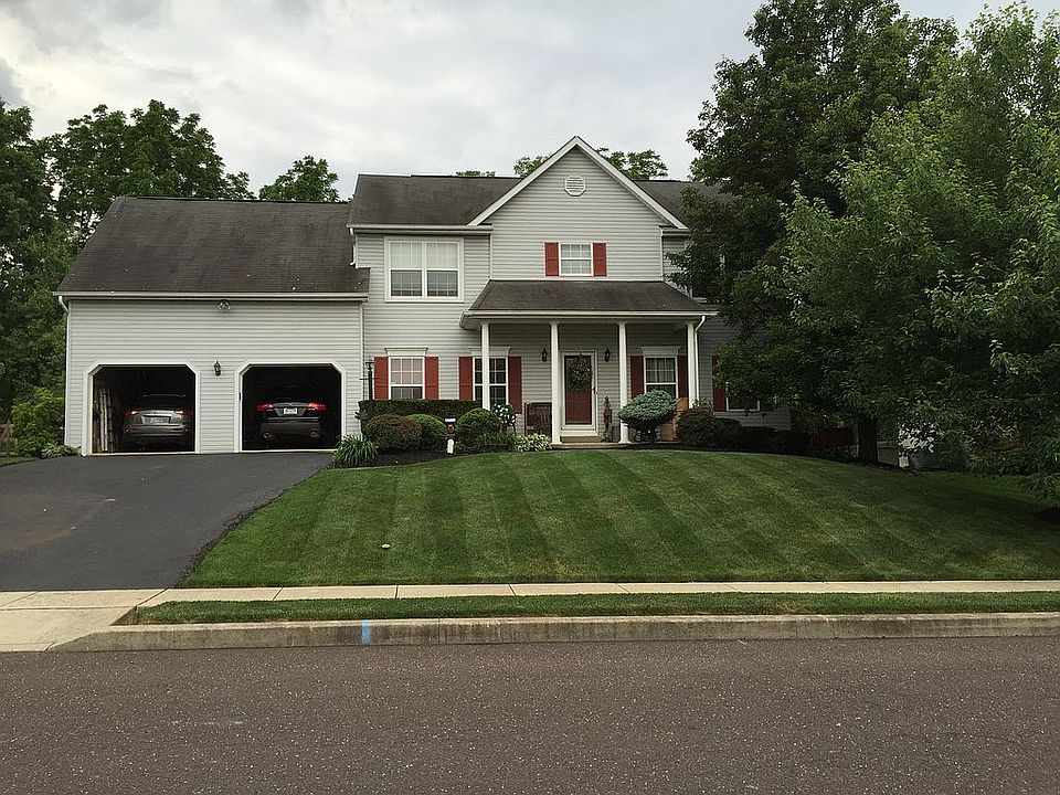 2nd image of 626 Charles Dr
