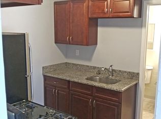 Redwood, Cleveland, OH 44109