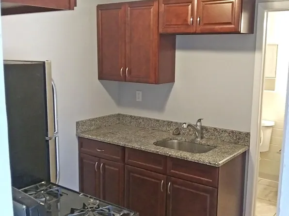 Redwood, 3778 W 33rd St APT 14, Cleveland, OH 44109