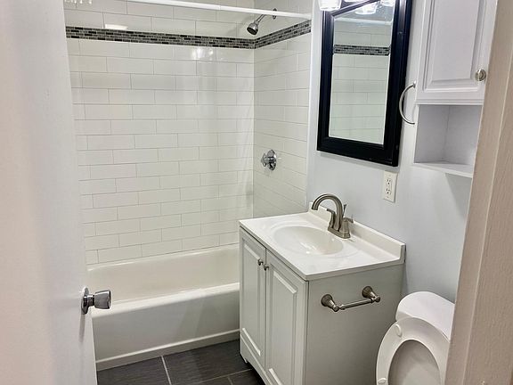 4th image of 148 Newbury Ave #405