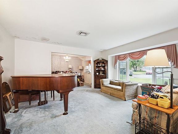 2nd image of 18718 Prince William Ln