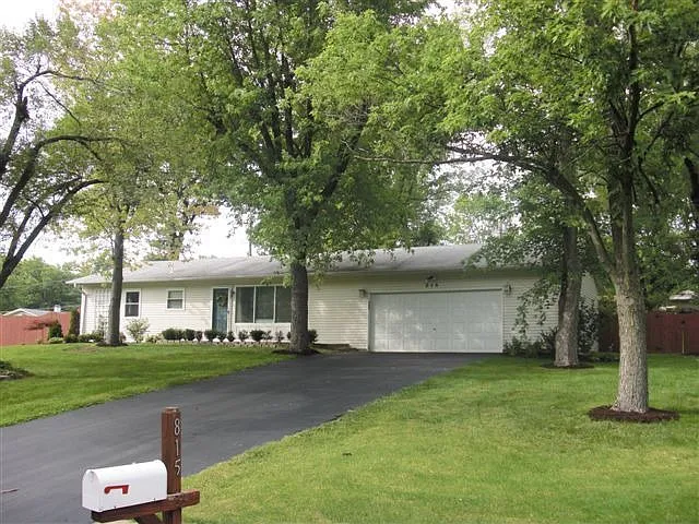 815 Rauscher Dr photo 1