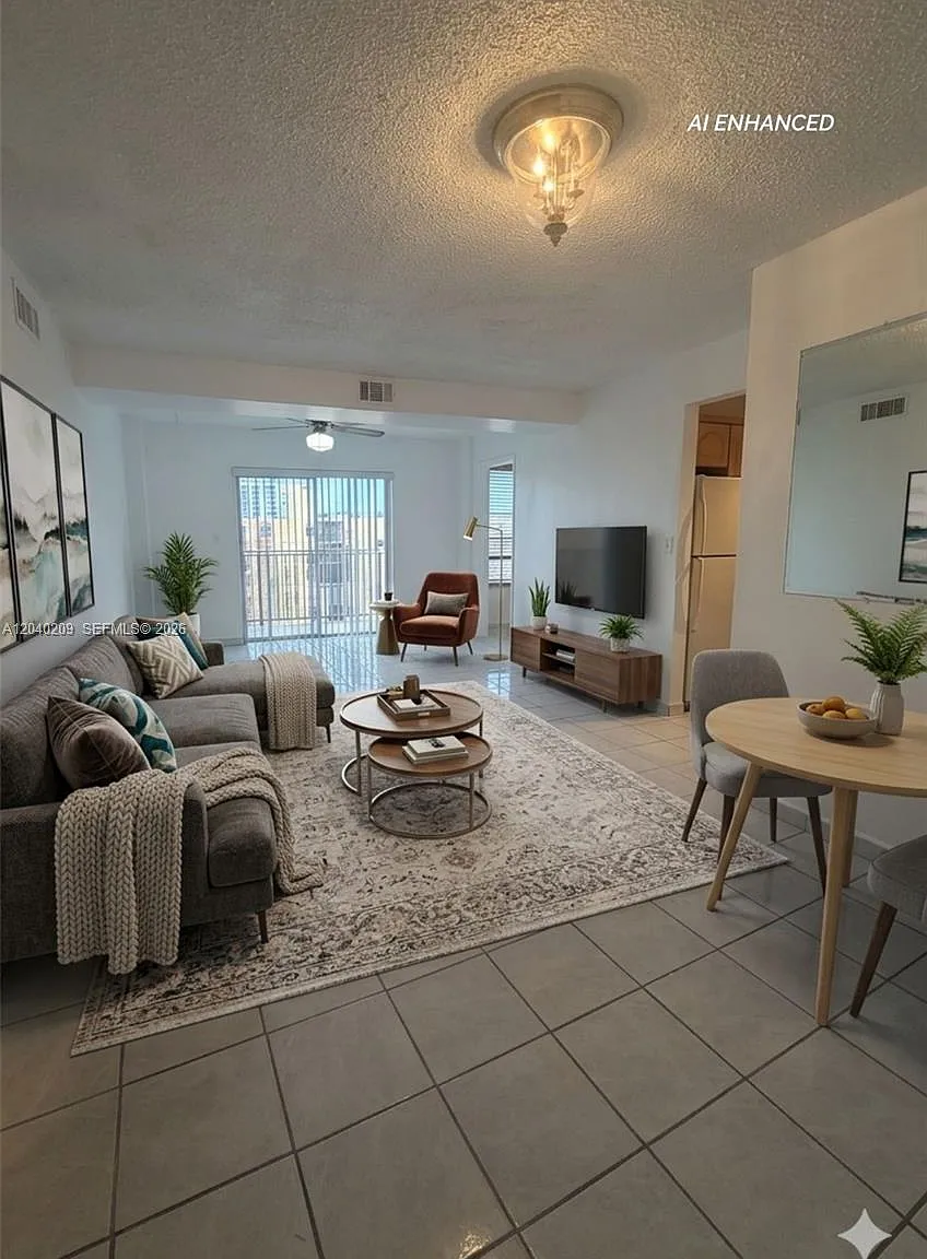 Sunset Villas No 3 Condo — Photo 3