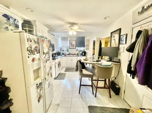 170 Endicott St APT 3, Boston, MA 02113