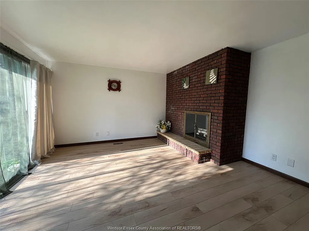 3 bed, $2,500 — Photo 4