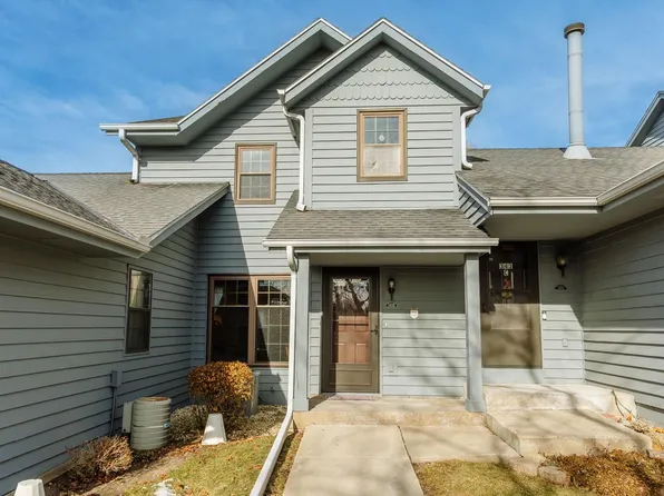 343 Lexington COURT #B, Pewaukee, WI 53072