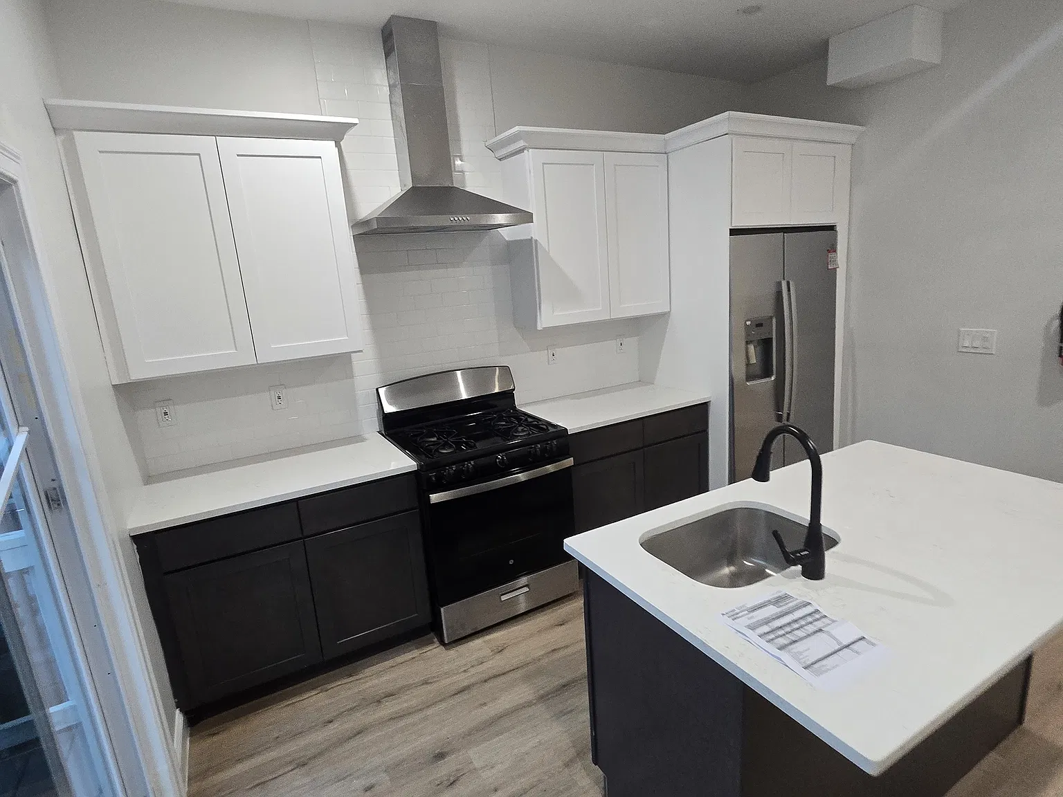 5 bed, $4,500 — Photo 1