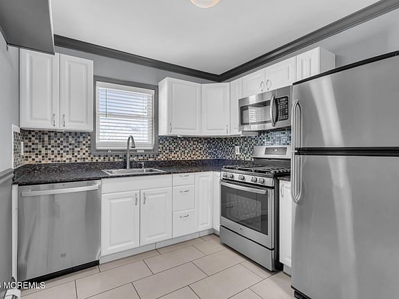 3rd image of 306A South St #A