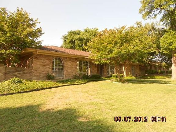 2nd image of 2800 Meadowbrook Dr