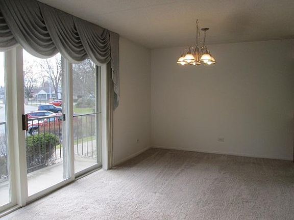 3rd image of 18521 Wentworth Ave APT 1C