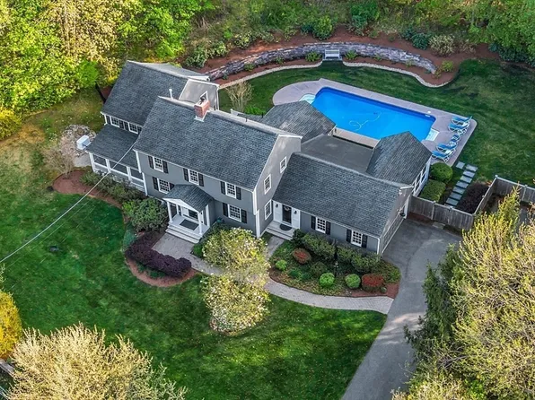 93 Johnson St, North Andover, MA 01845