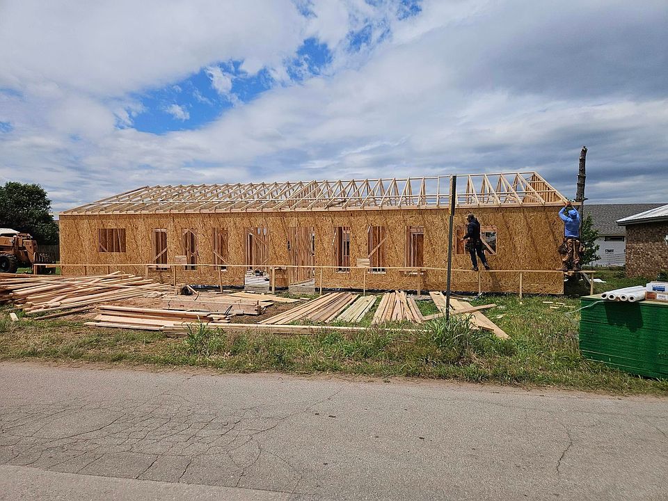 1st image of 512 N Arapaho