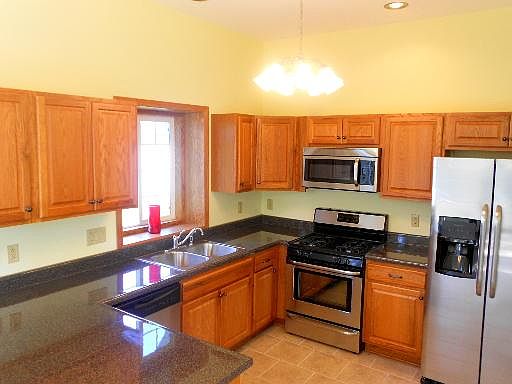 2nd image of 173 N Harbor Lndg