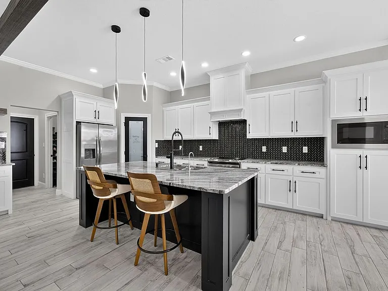 8619 La Jolla Dr — Photo 13