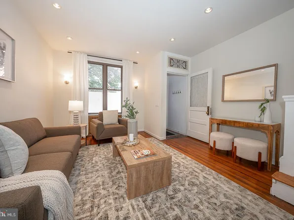 2308 Brown St, Philadelphia, PA 19130
