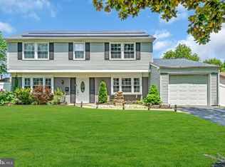19 Hinsdale Ln, Willingboro, NJ