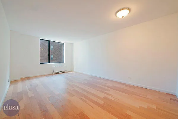 Rented by Plaza Real Estate Group | media 14