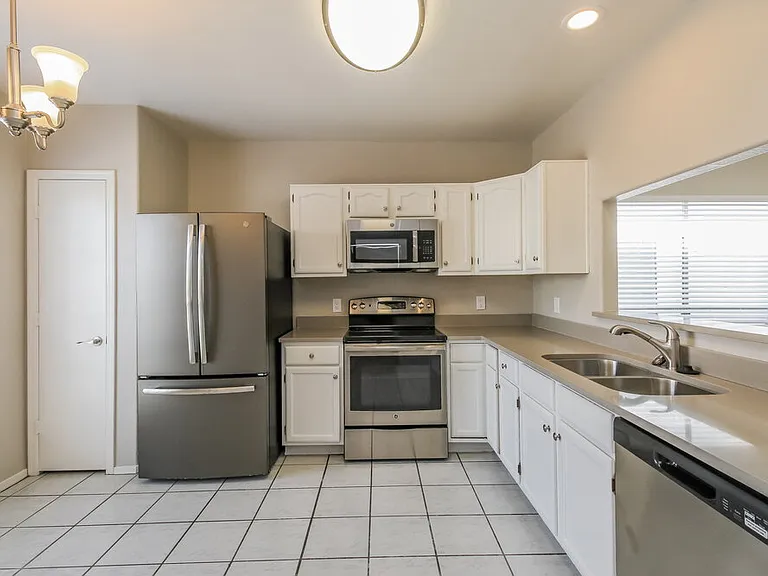 1164 N Naples Dr — Photo 8