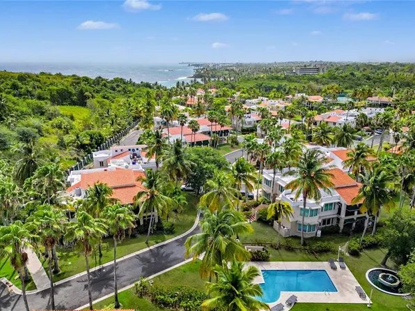86 Lakeside Villas A B2, Vega Alta, PR 00692