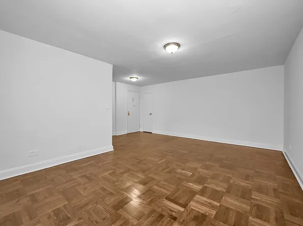 1040 Neilson St APT 2A, Far Rockaway, NY 11691