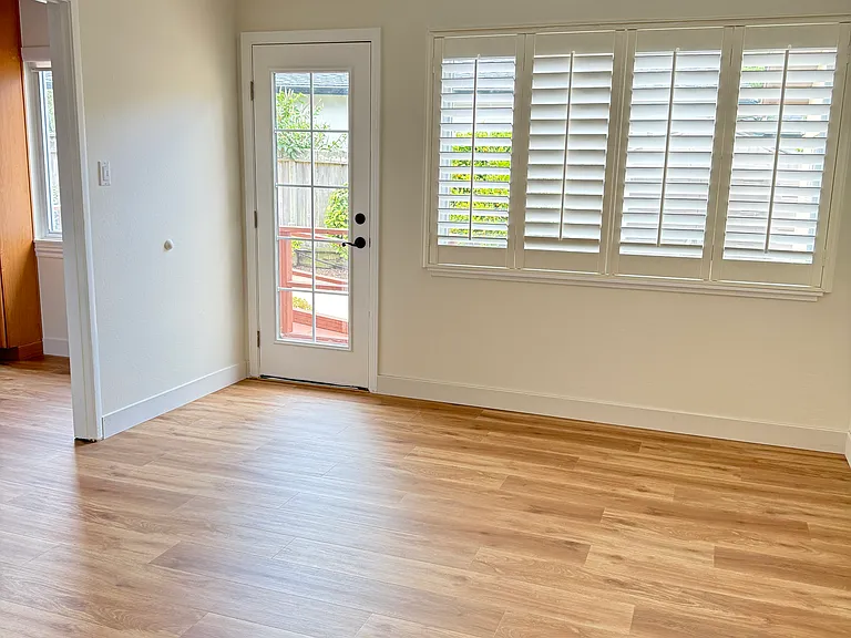 1651 Toledo Ct — Photo 2