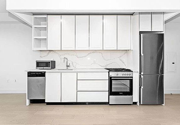 3rd image of 557 4th Ave #817