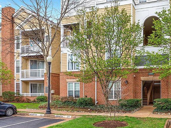 5th image of 2201 Westcourt Ln APT 304