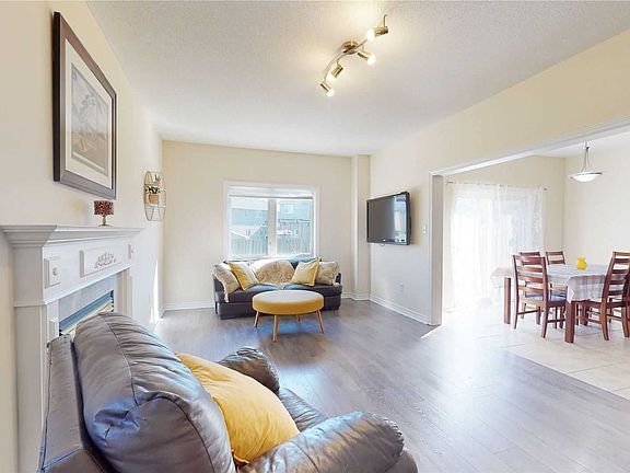 3rd image of 77 Richmond Park Dr