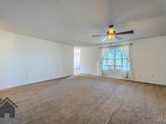 2nd image of 14197 Hopi Rd