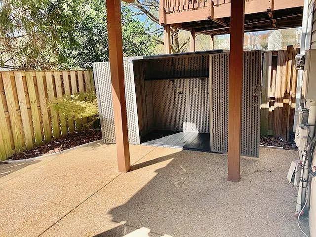 6412 Warren Point Ct — Photo 29