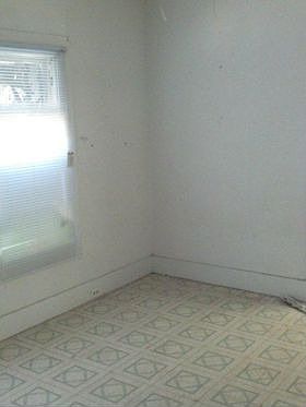 5th image of 3222 W Houston St