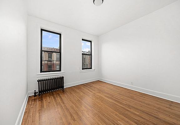 2nd image of 340 E 5th St APT E1