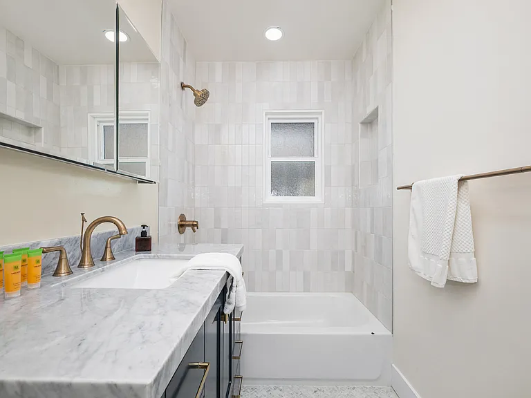 1211 Seal Way #B — Photo 30