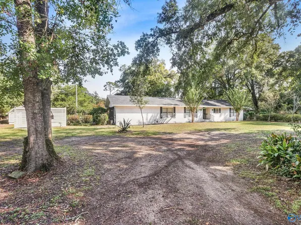 18743 Keller Rd, Foley, AL 36535