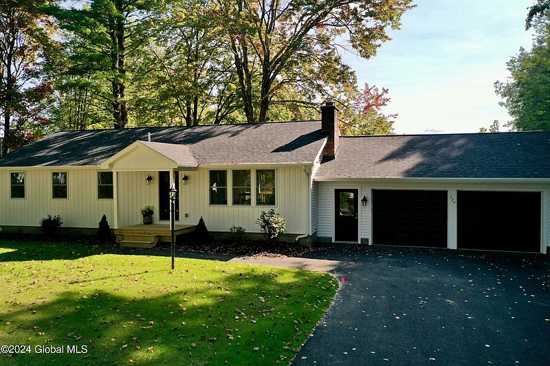 3rd image of 370 Leroux Road