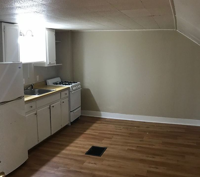 2nd image of 421 E Cherry St APT 10