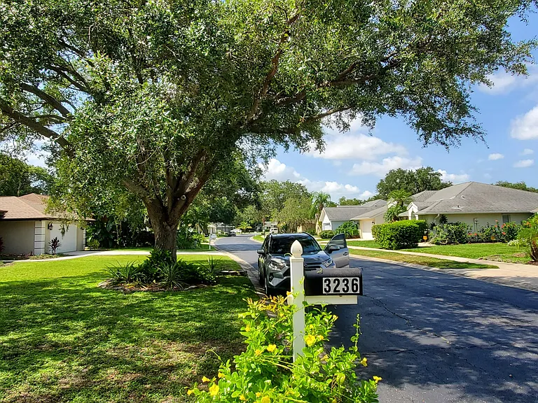 3236 Crystal Lakes Ct — Photo 8