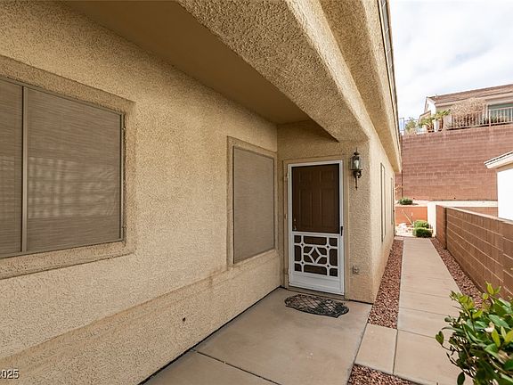 3rd image of 563 Cypress Gardens Pl